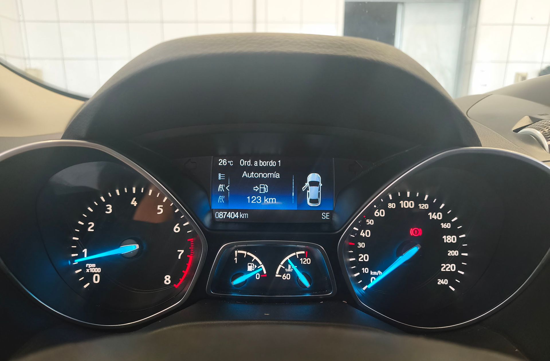 Ford Kuga 1.5 EcoBoost Trend+ 4x2 - foto 23