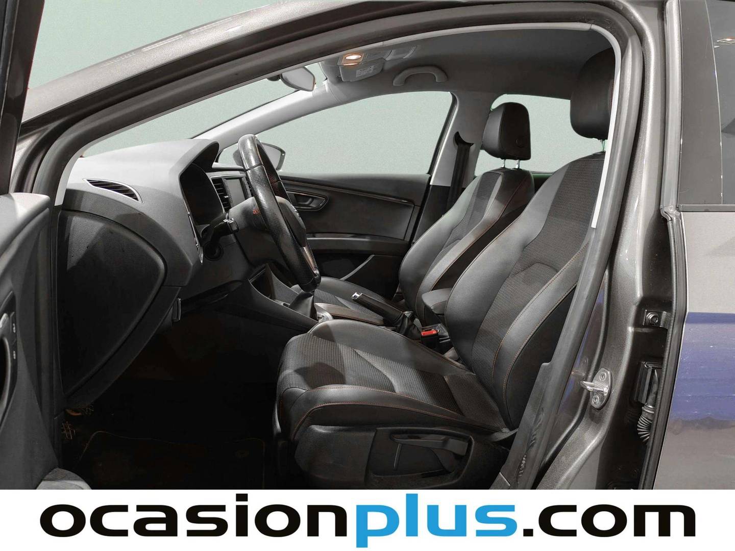 Foto asientos delanteros Seat León Seat León 2.0 TDI S&S FR (184 CV)