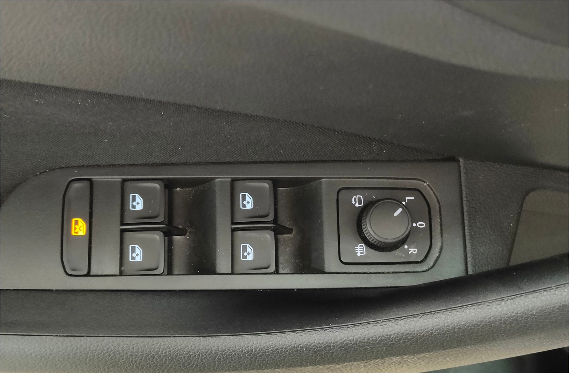 Škoda Scala 1.0 TSI Selection DSG - foto 36