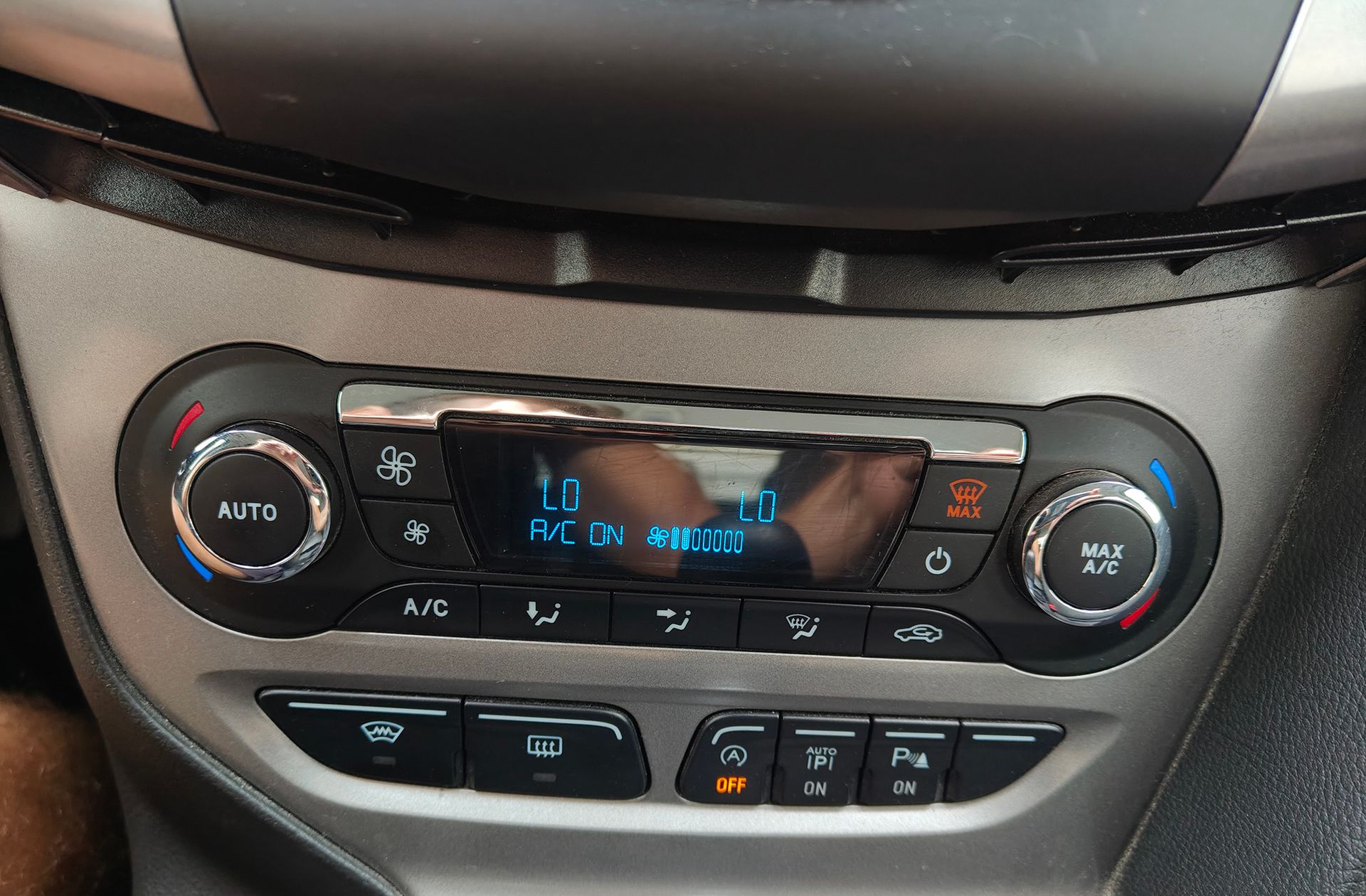 Ford Focus 1.0 EcoBoost Trend - foto 28