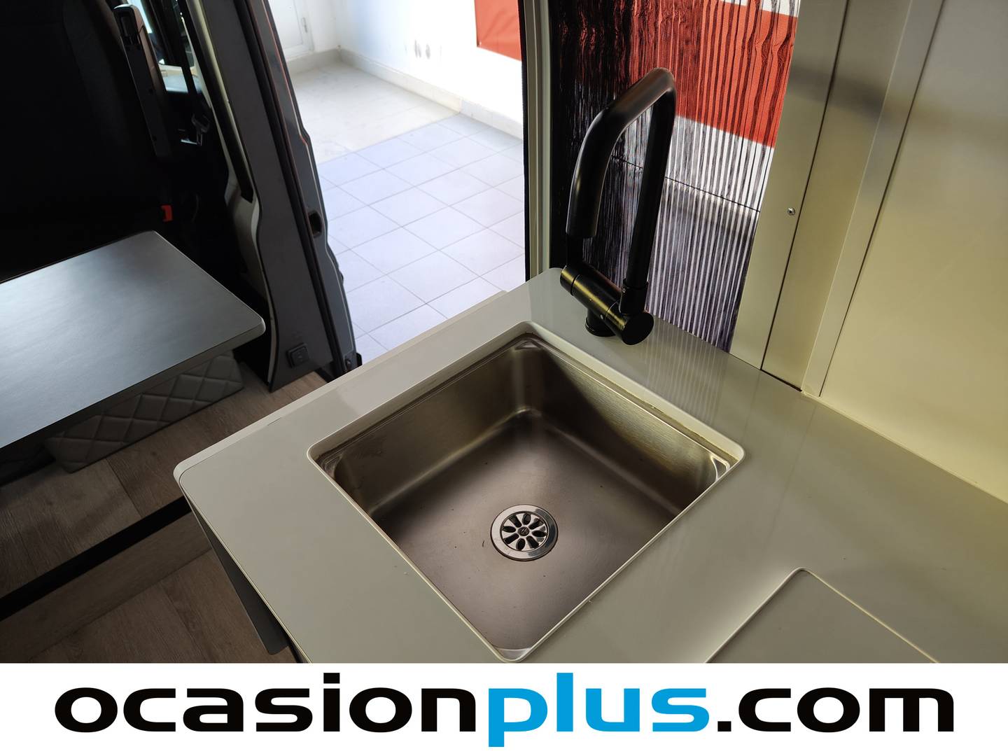 Foto Fiat Ducato Fiat Ducato Furgon Maxi 2.2 Multijet 35 L4H2 (180 CV) Camperizada 4 Plazas