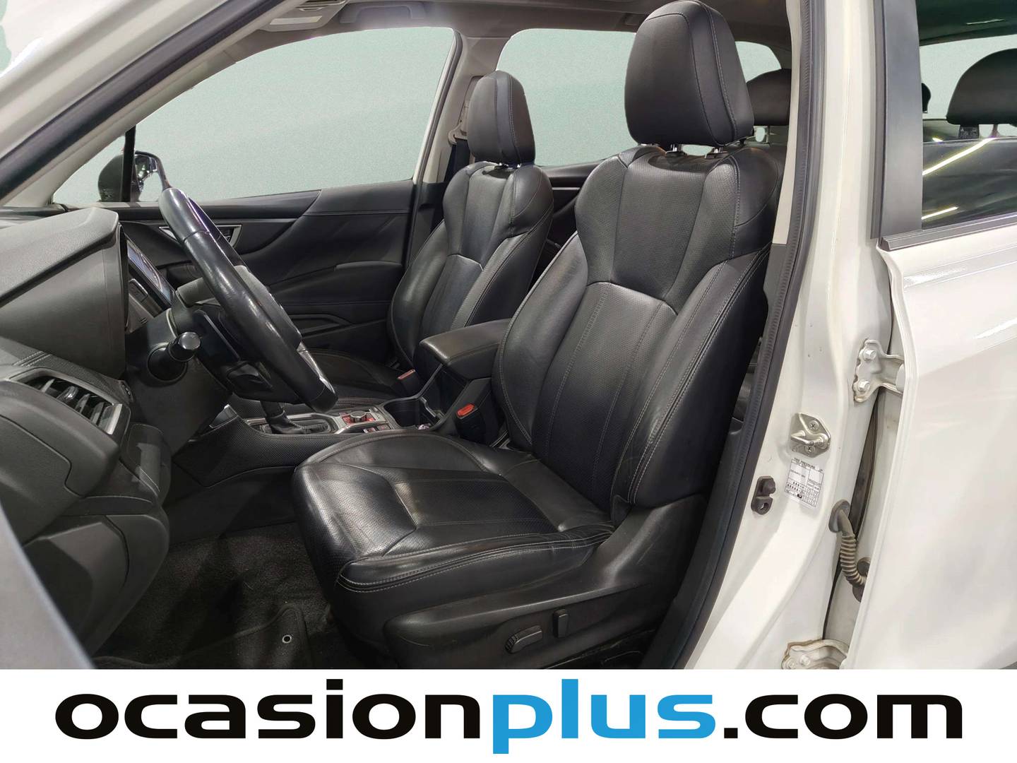 Foto asientos delanteros Subaru Forester Subaru Forester 2.0i Hybrid Executive Plus CVT (150 CV)