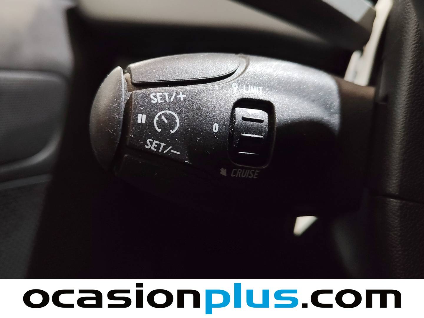 Acabados Peugeot 208 Peugeot 208 PureTech Signature (82 CV)