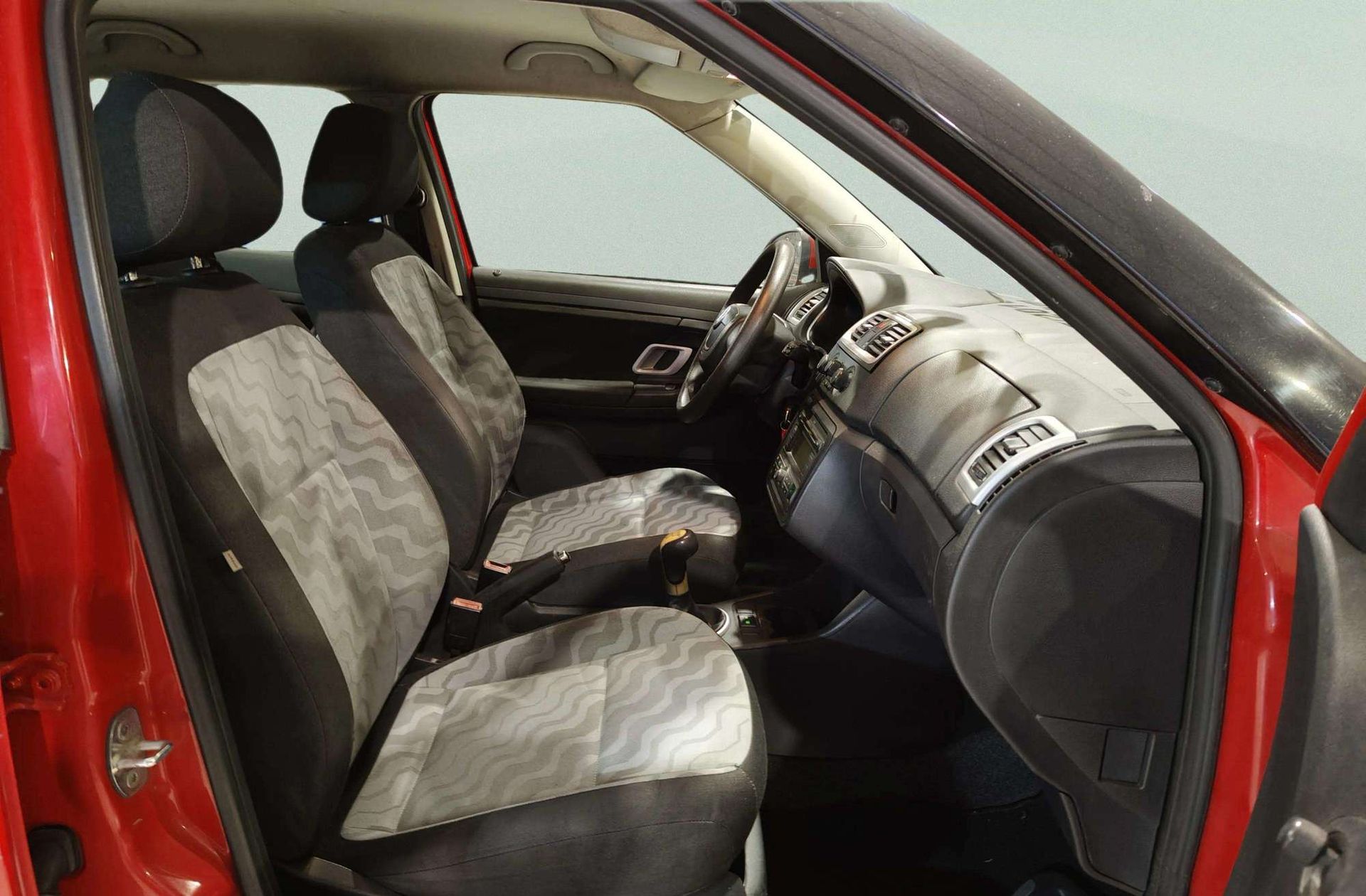 Škoda Fabia 1.2 Young - foto 13