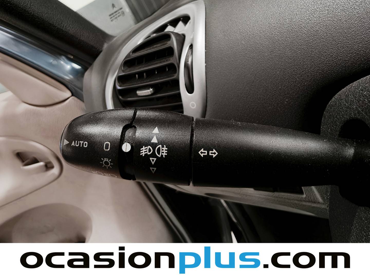 Equipamiento del Citroën Xsara Picasso Citroën Xsara Picasso 1.6 HDI LX Plus (92 CV)