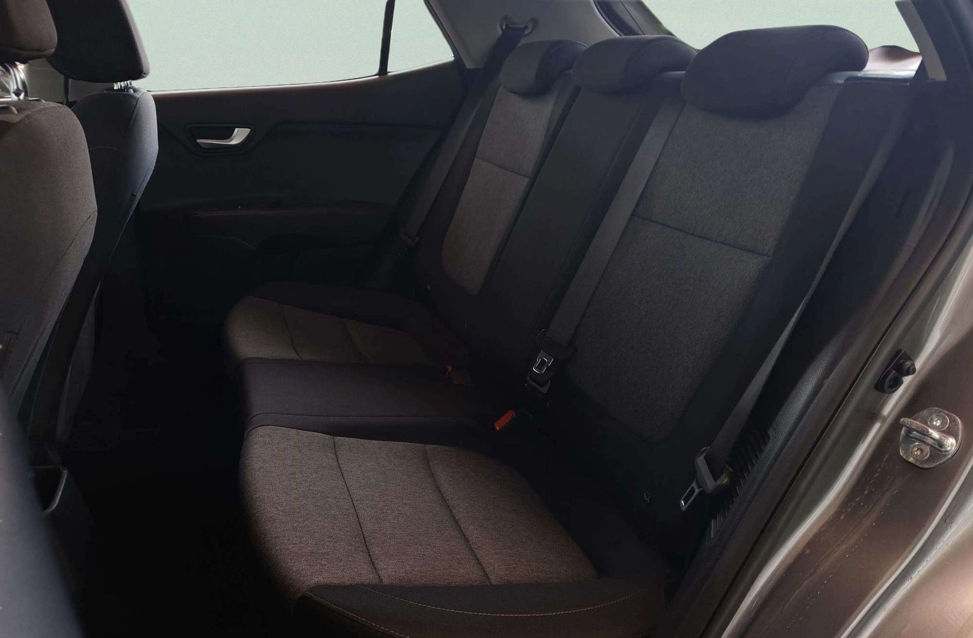 Kia Stonic 1.0 T-GDi MHEV Concept - foto 13