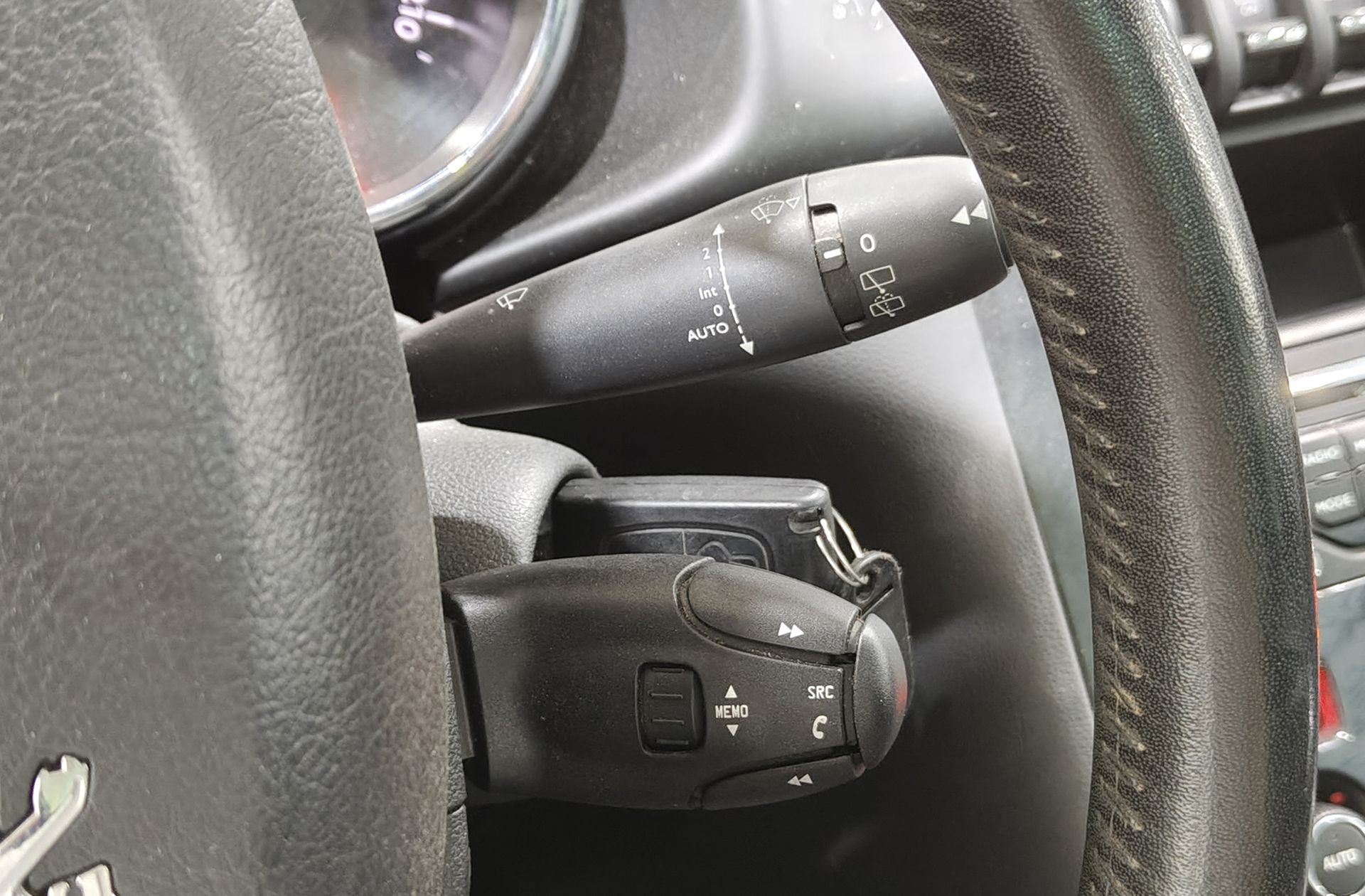 Peugeot 3008 1.2 PureTech Allure - foto 24
