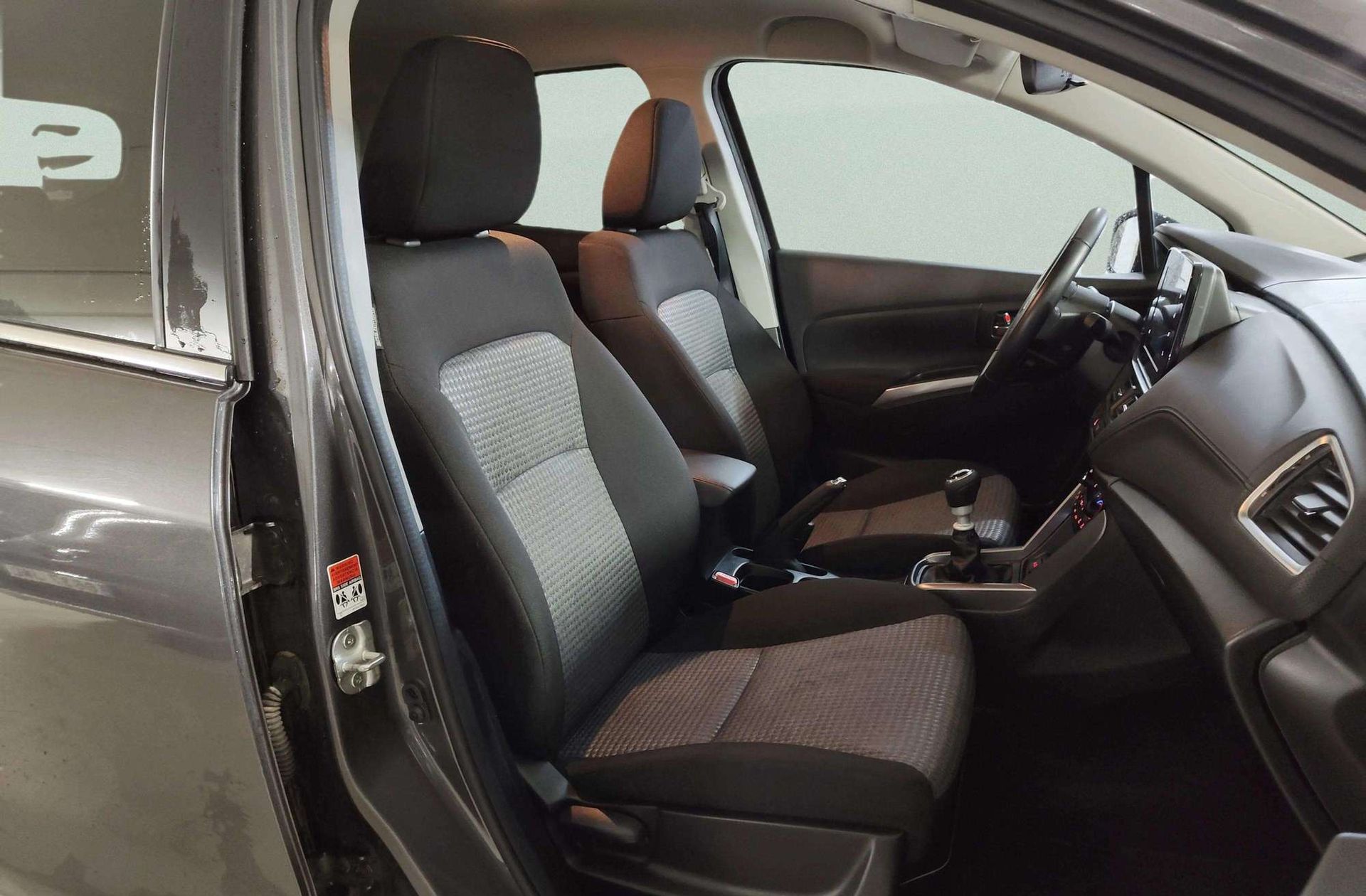 Suzuki S-Cross 1.4T Mild Hybrid S2 4WD - foto 23