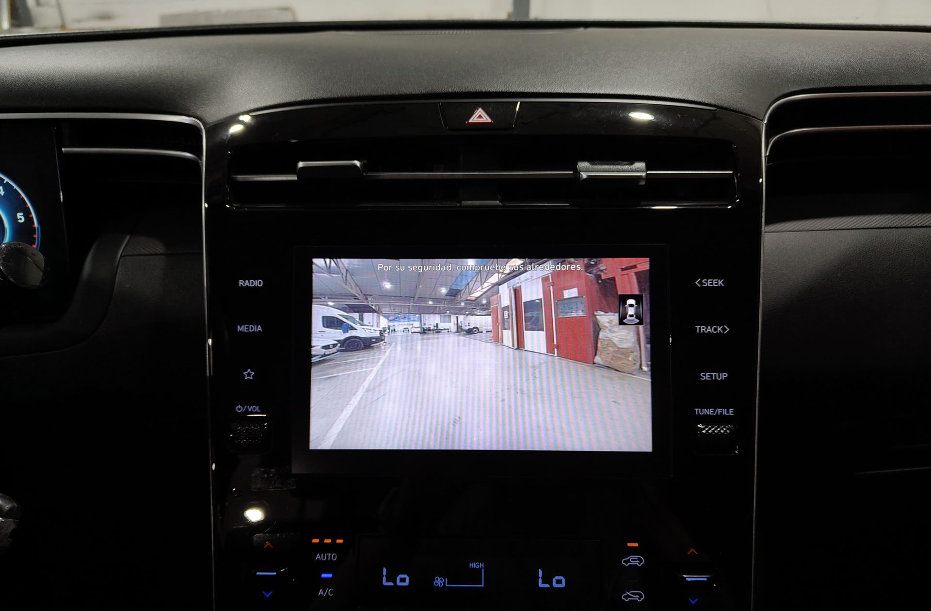 Hyundai Tucson 1.6 CRDi 48V Maxx - foto 8