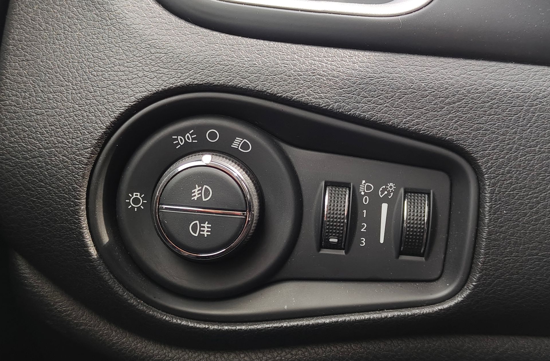 Jeep Renegade 1.6 MultiJet Limited 4x2 - foto 23