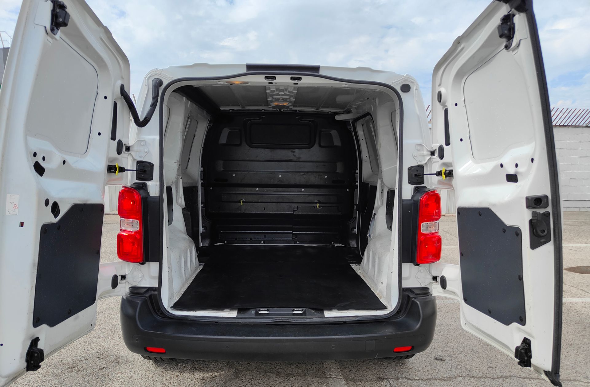 Fiat Scudo Furgon 1.5 BlueHDi L1 Business - foto 14