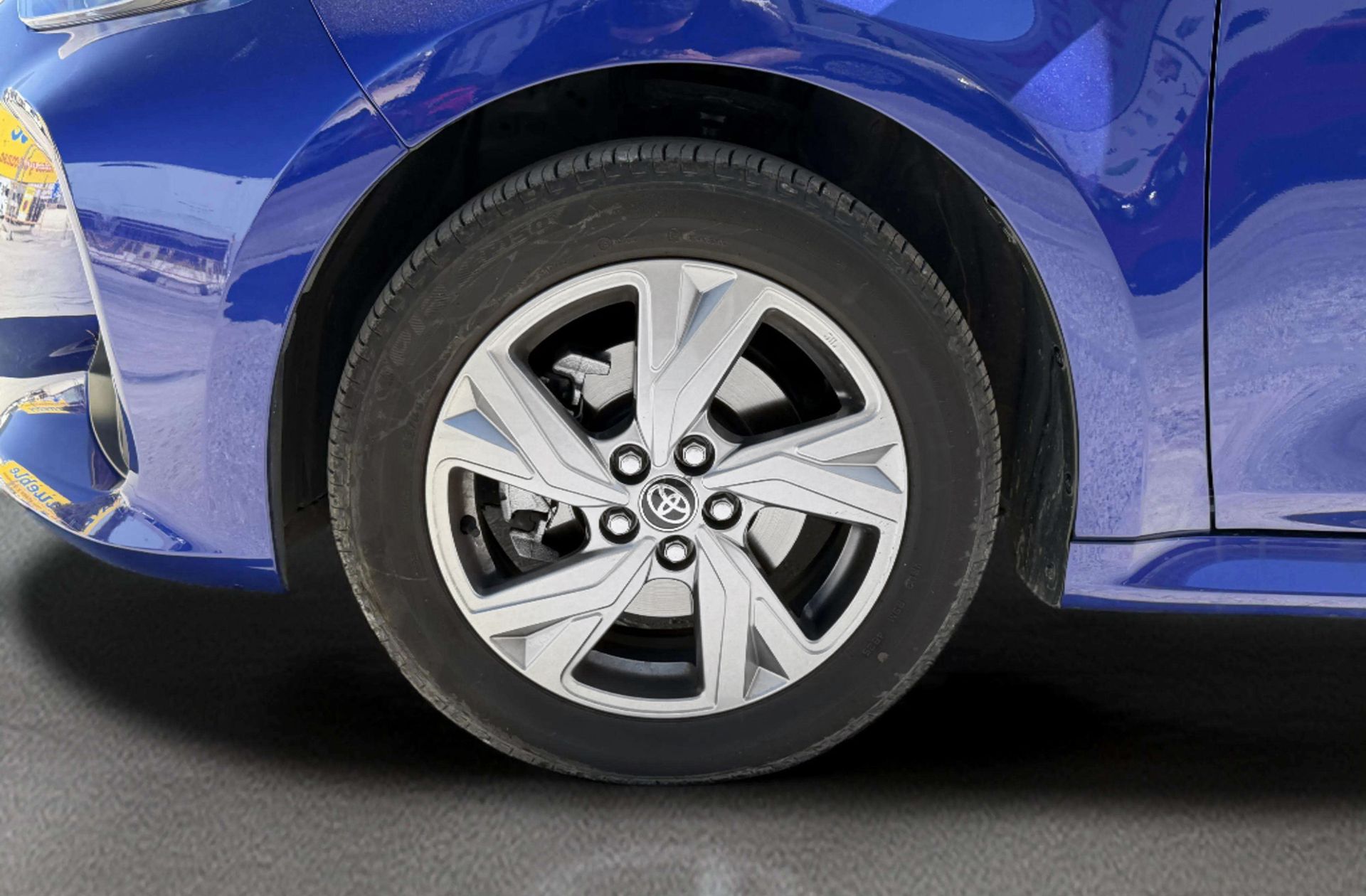 Toyota Yaris 120H Active Plus - foto 32