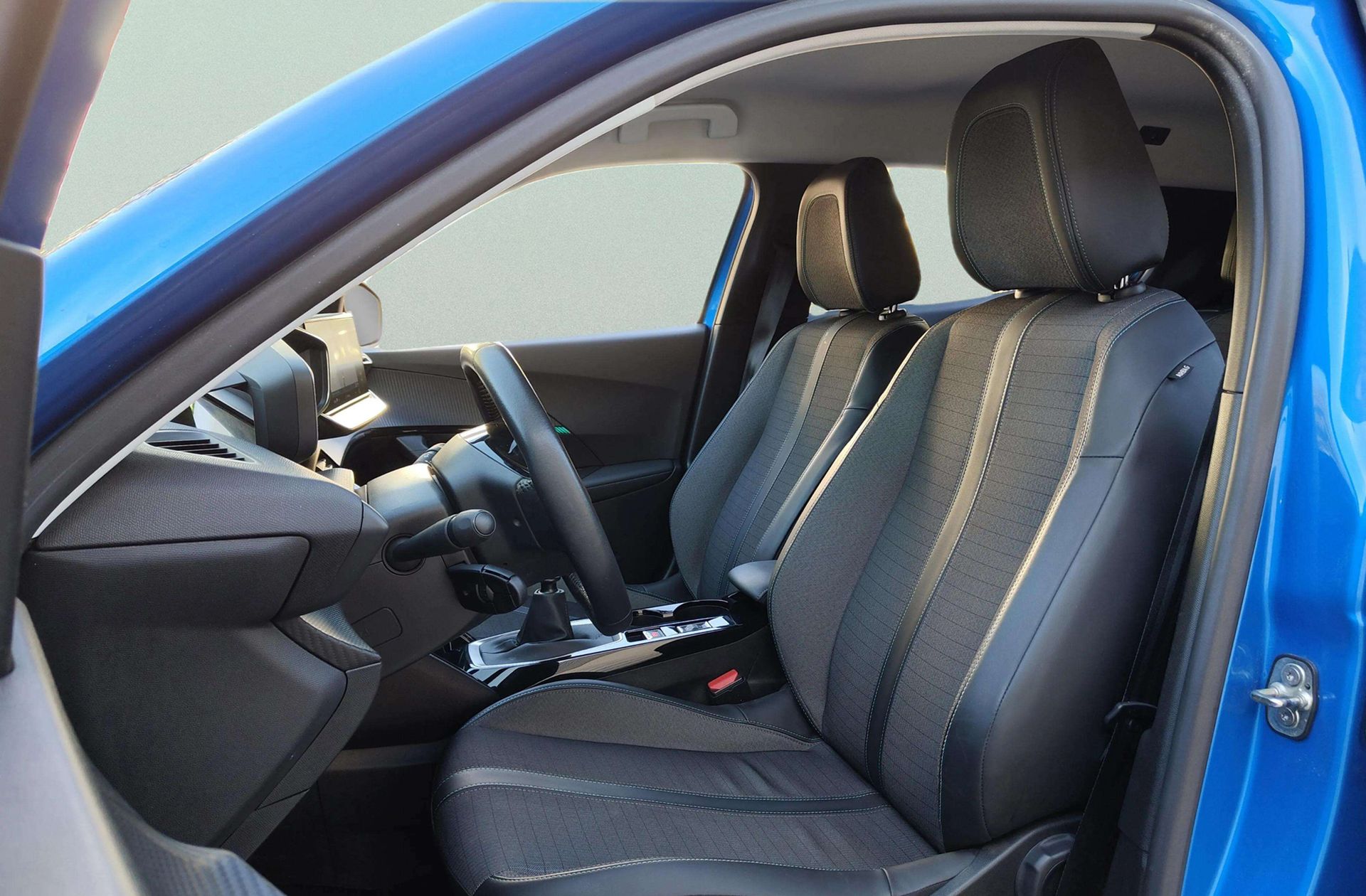 Peugeot 2008 PureTech 130 Allure Pack - foto 12