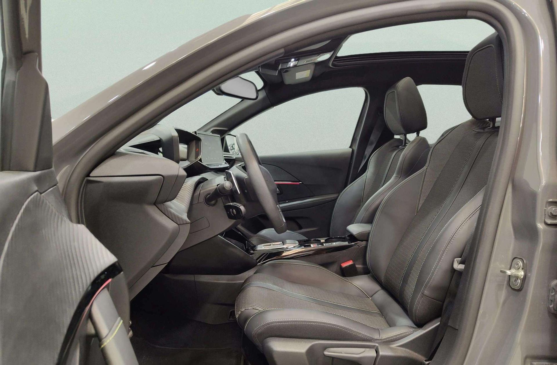 Peugeot 208 GT Hybrid eDCS6 - foto 14