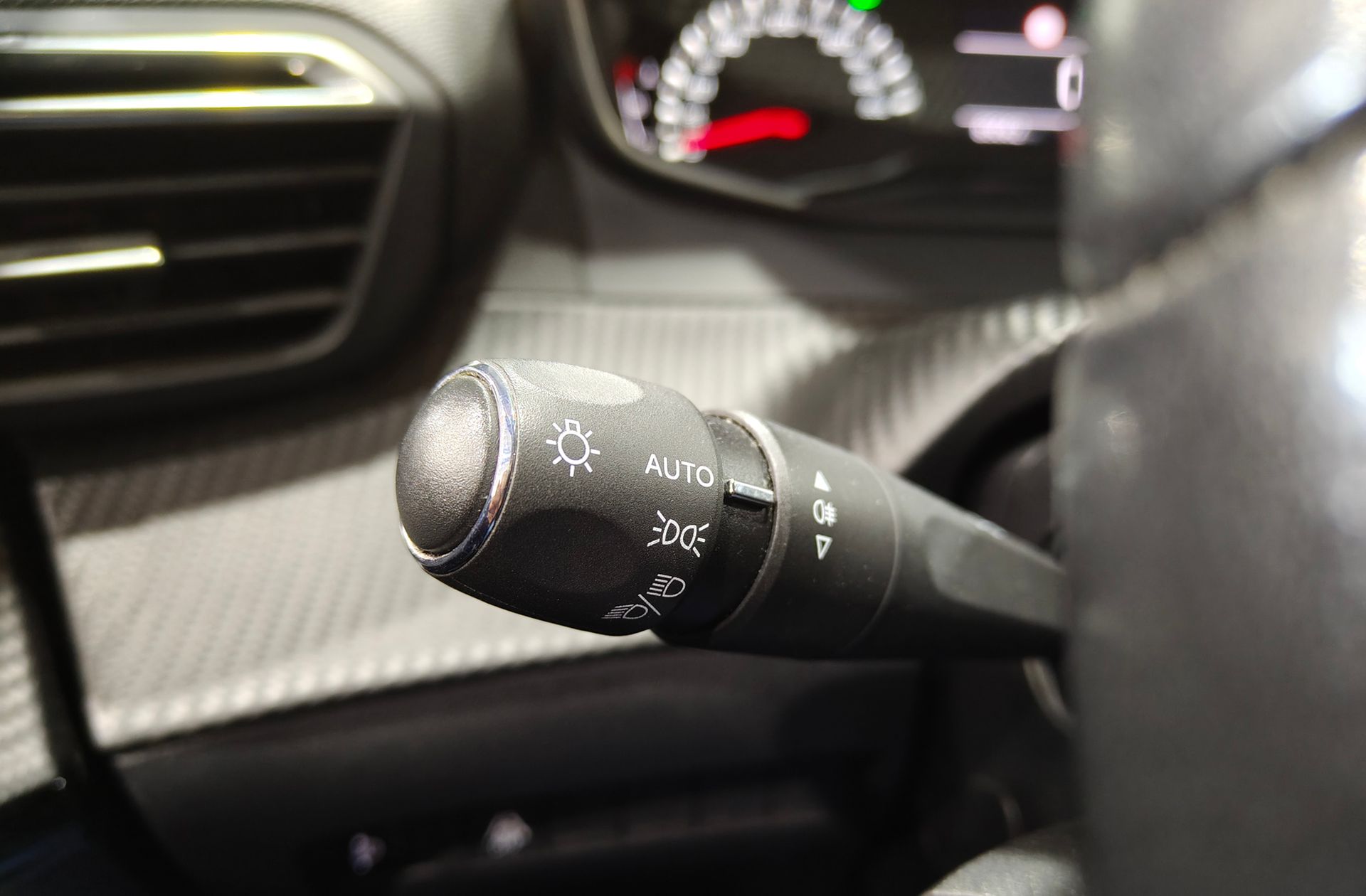 Peugeot 208 PureTech 100 Allure - foto 23