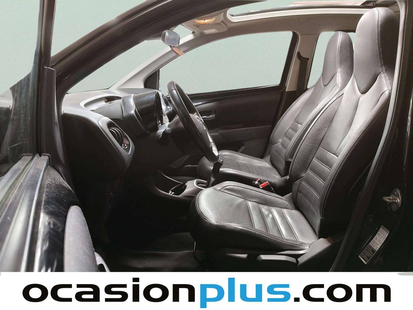 Foto asientos delanteros Toyota Aygo Toyota Aygo 1.0 VVT-i x-wave (72 CV)