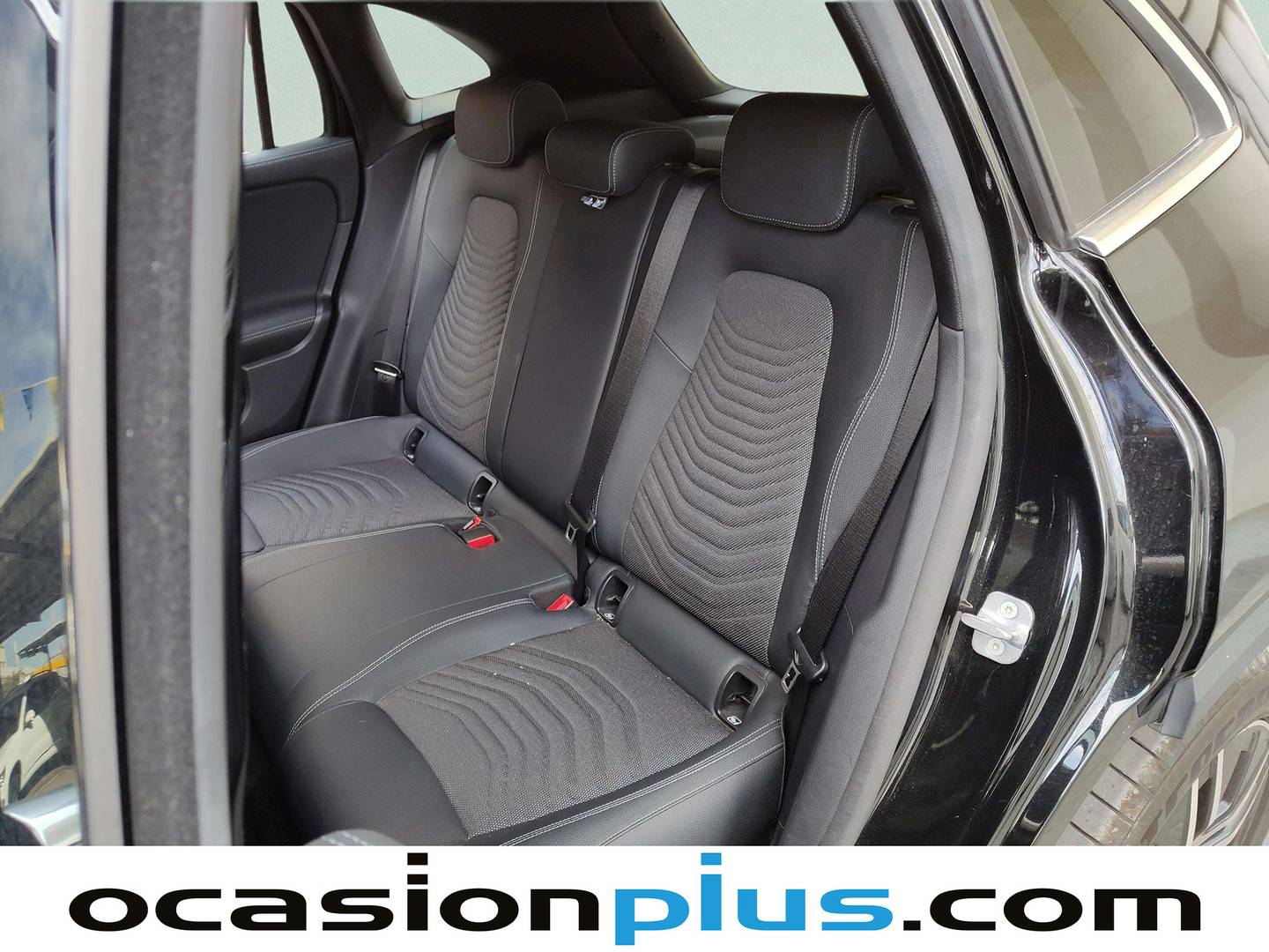 Foto asientos traseros Mercedes GLA Mercedes GLA 180 (136 CV)