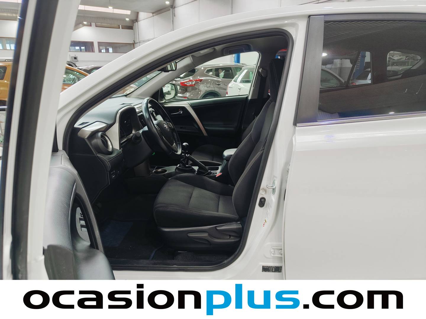 Foto asientos delanteros Toyota Rav4 Toyota Rav4 120D Advance 4x2 (124 CV)