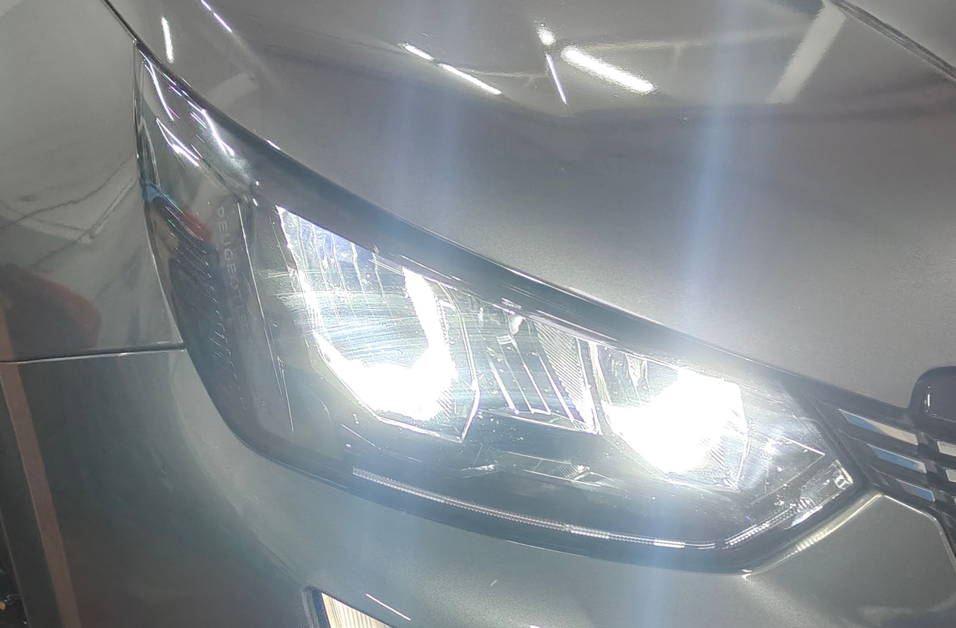 Peugeot 2008 PureTech 130 Allure Pack EAT8 - foto 16
