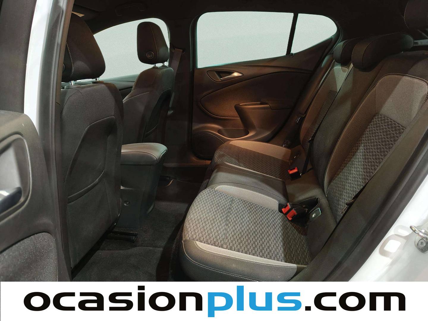 Foto asientos traseros Opel Astra Opel Astra 1.2 Turbo SHL GS Line (110 CV)