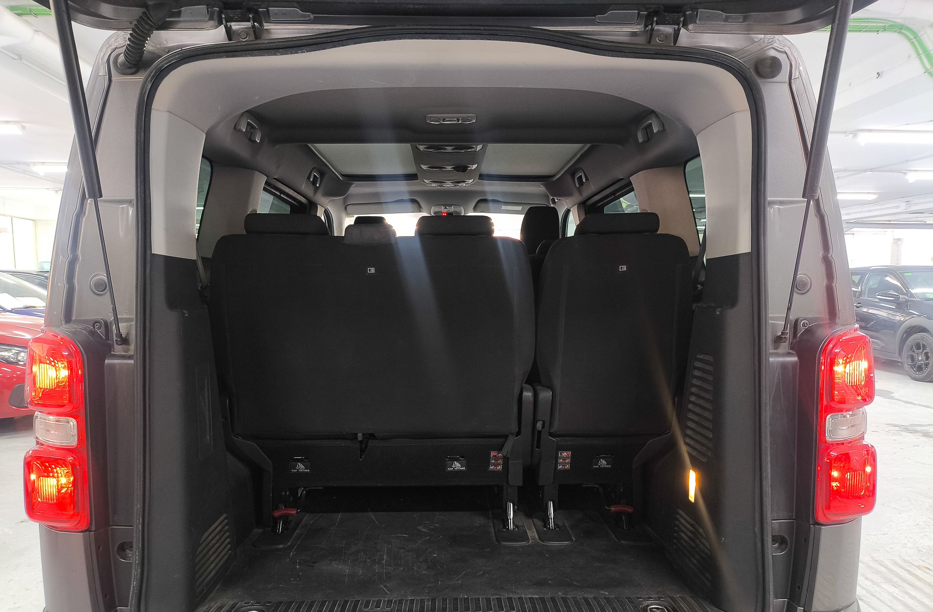 Peugeot Traveller 1.6 BlueHDi Business Standard 9 plazas - foto 17