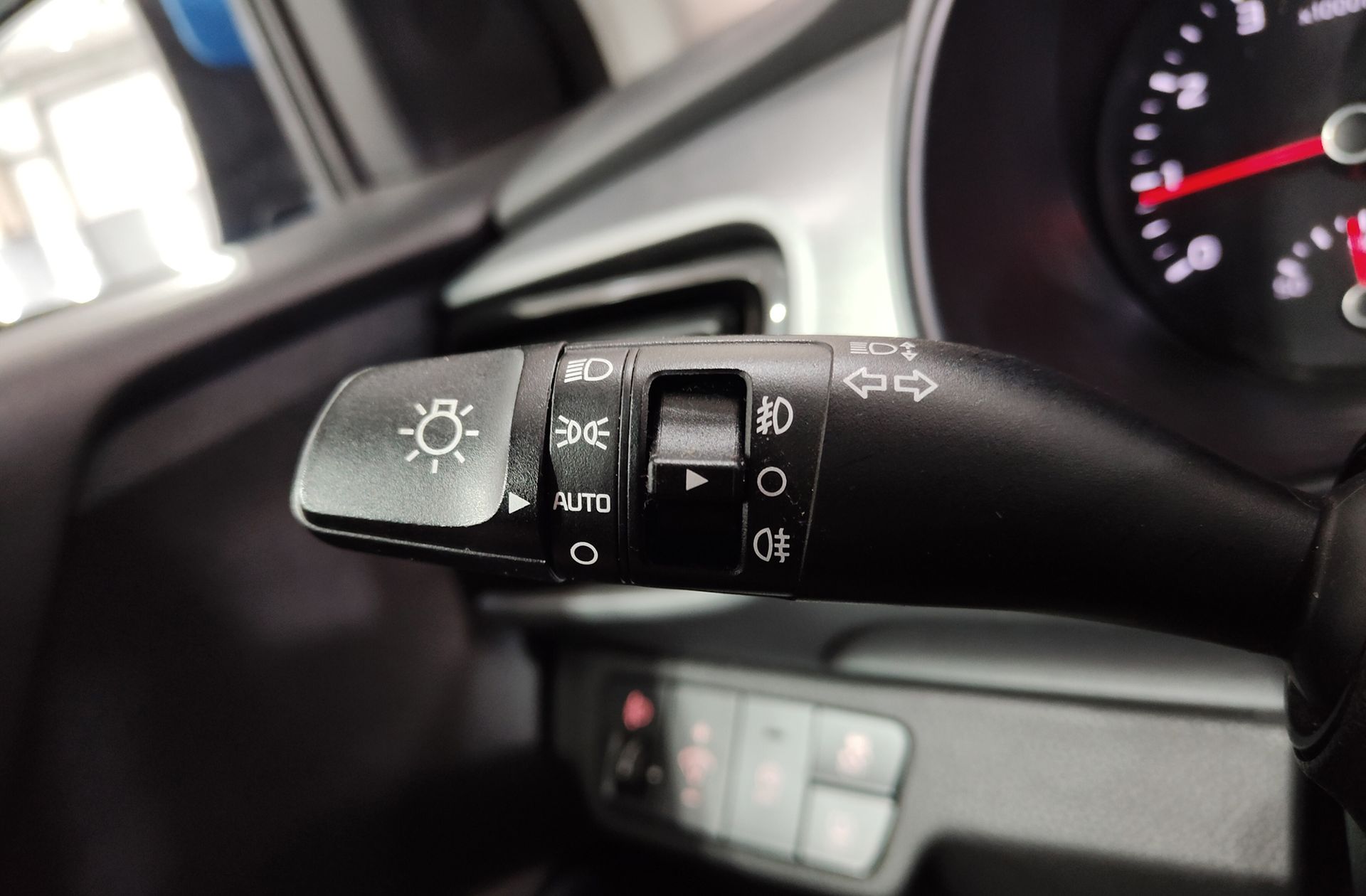 Kia Stonic 1.0 T-GDi Concept - foto 23