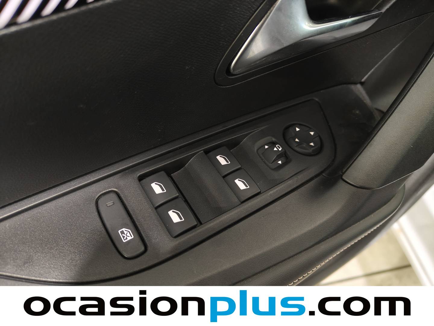 Peugeot 2008 Peugeot 2008 Allure Hybrid eDCS6 (145 CV) seminuevo