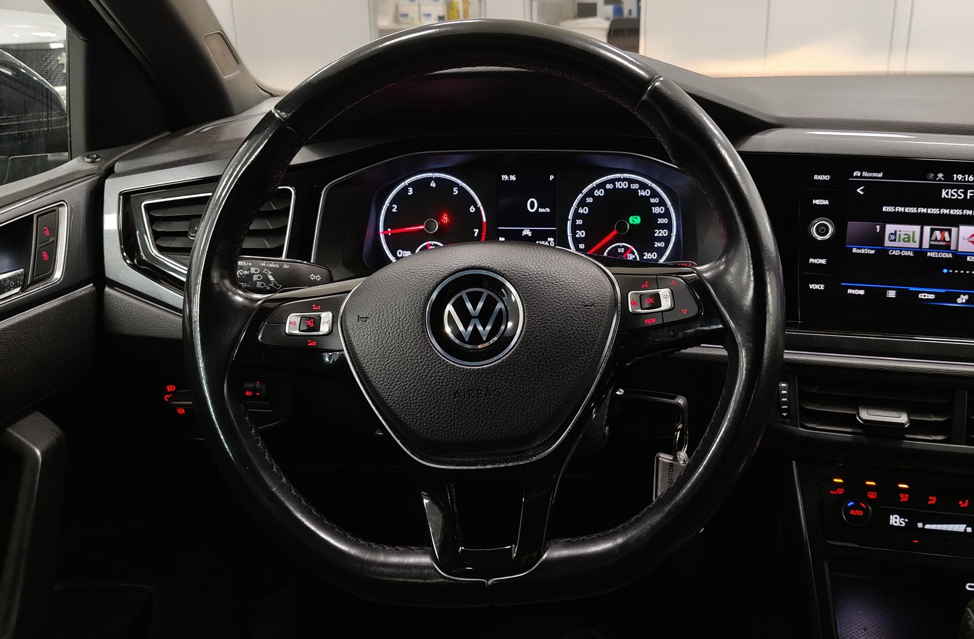 Volkswagen Polo R-Line 1.0 TSI DSG - foto 25