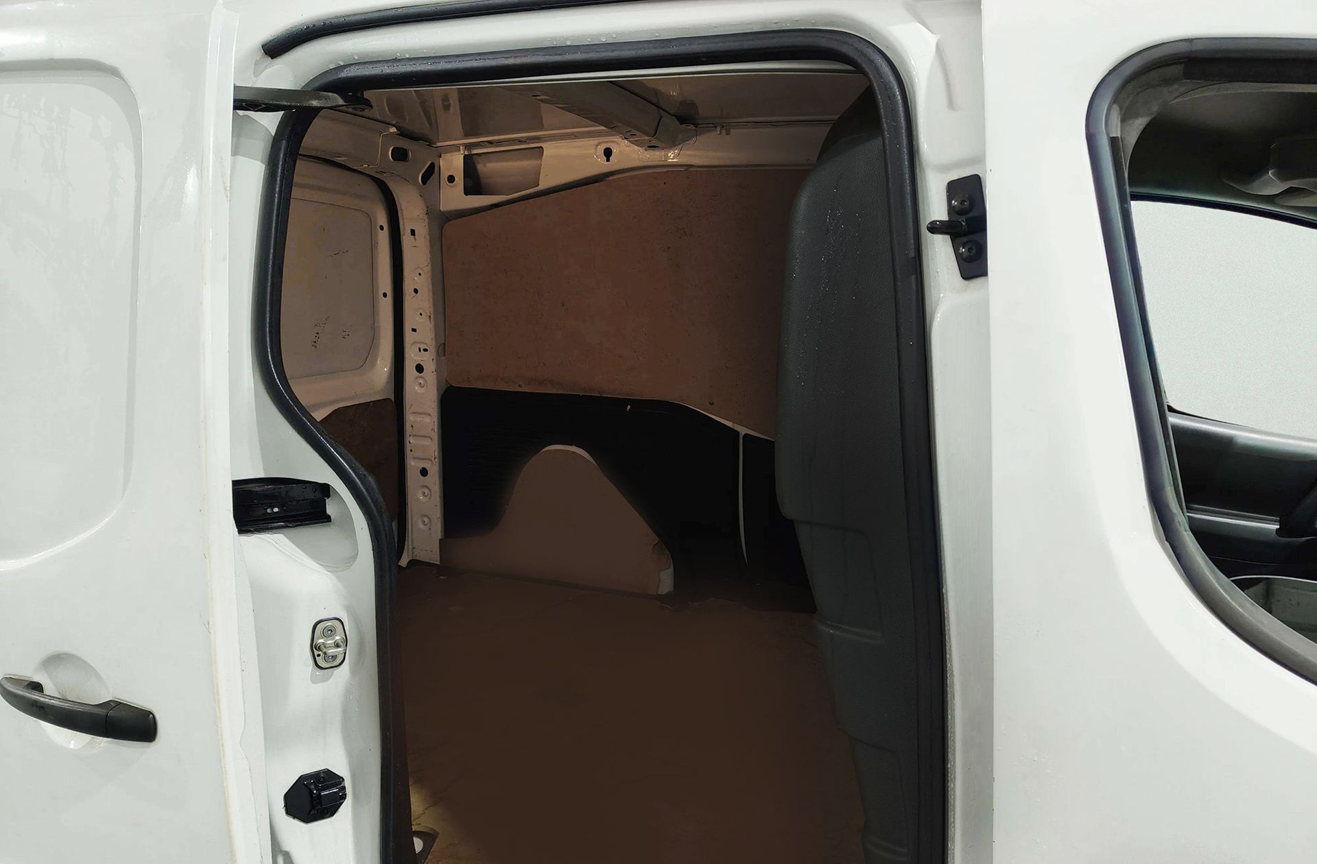 Peugeot Partner Furgon 1.6 BlueHDi Confort L1 - foto 14