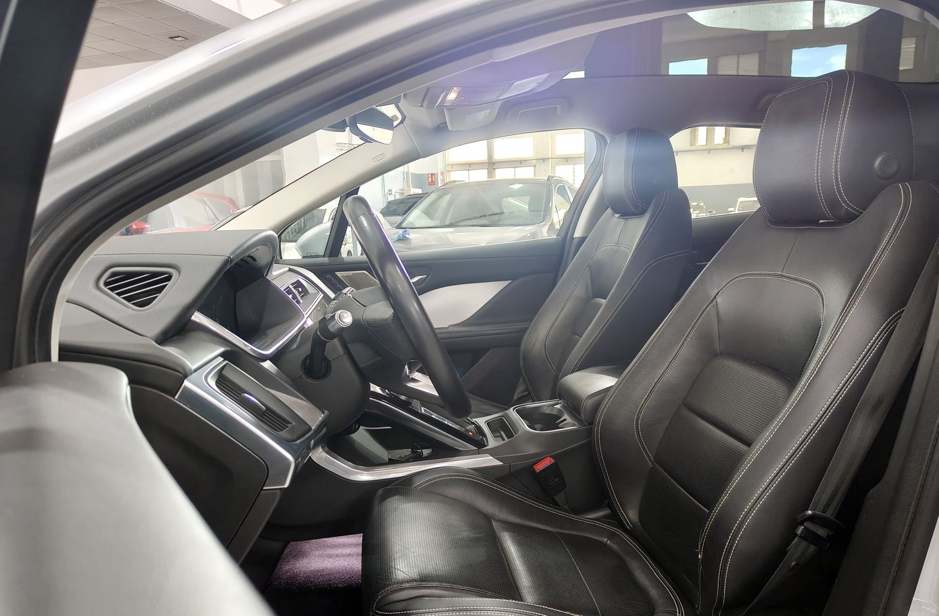 Jaguar I-Pace EV400 SE 4WD - foto 12