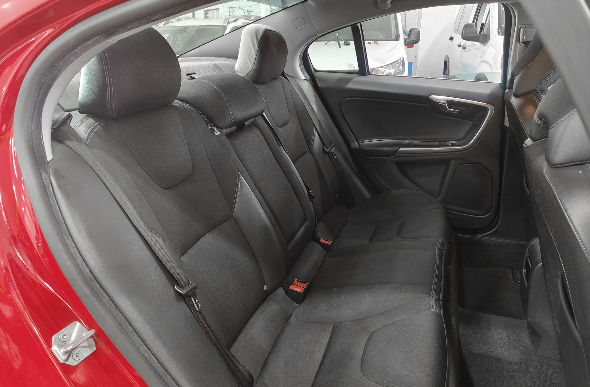 Volvo S60 D2 Momentum - foto 18