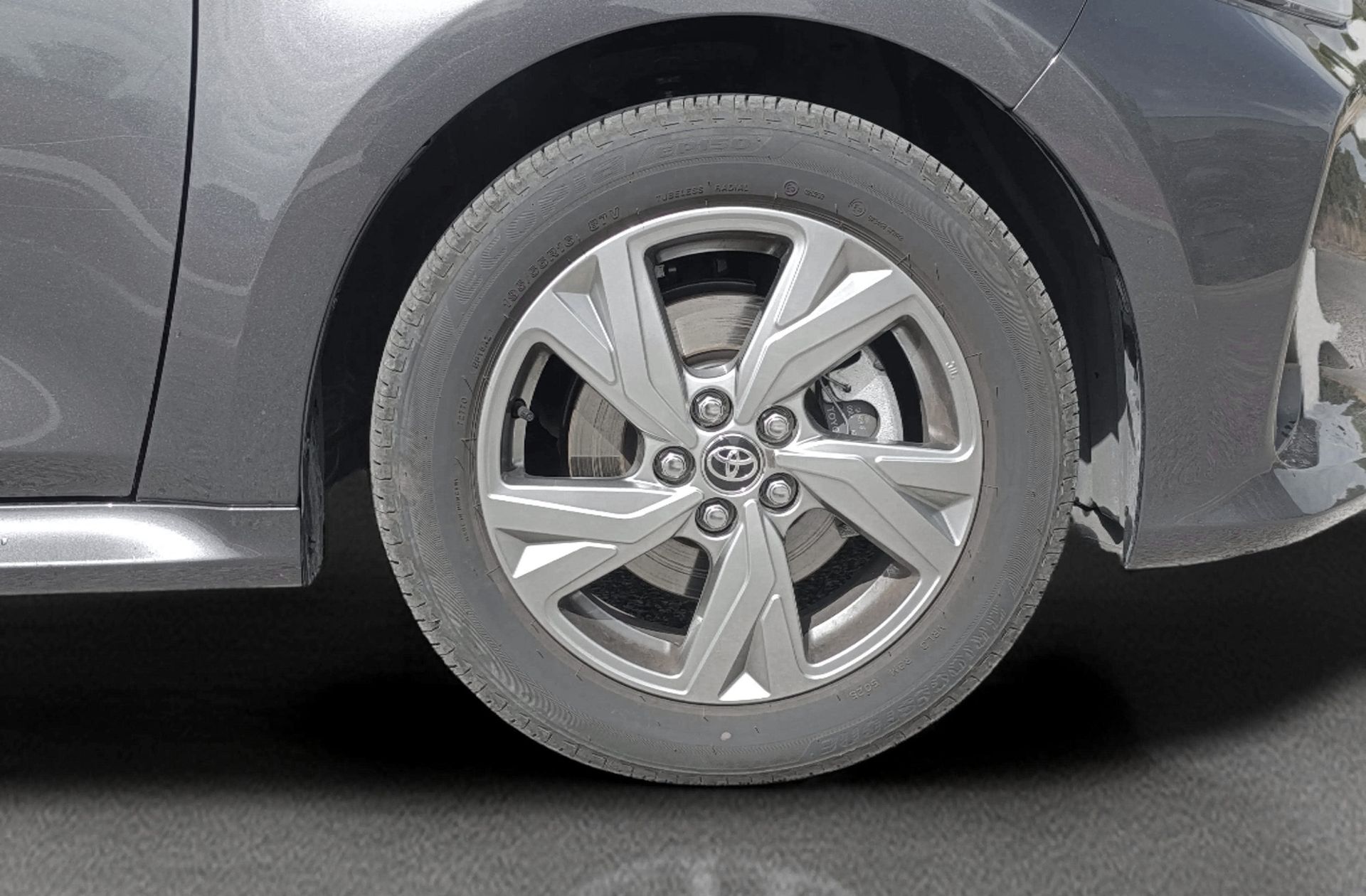 Toyota Yaris 120H Active Plus - foto 34