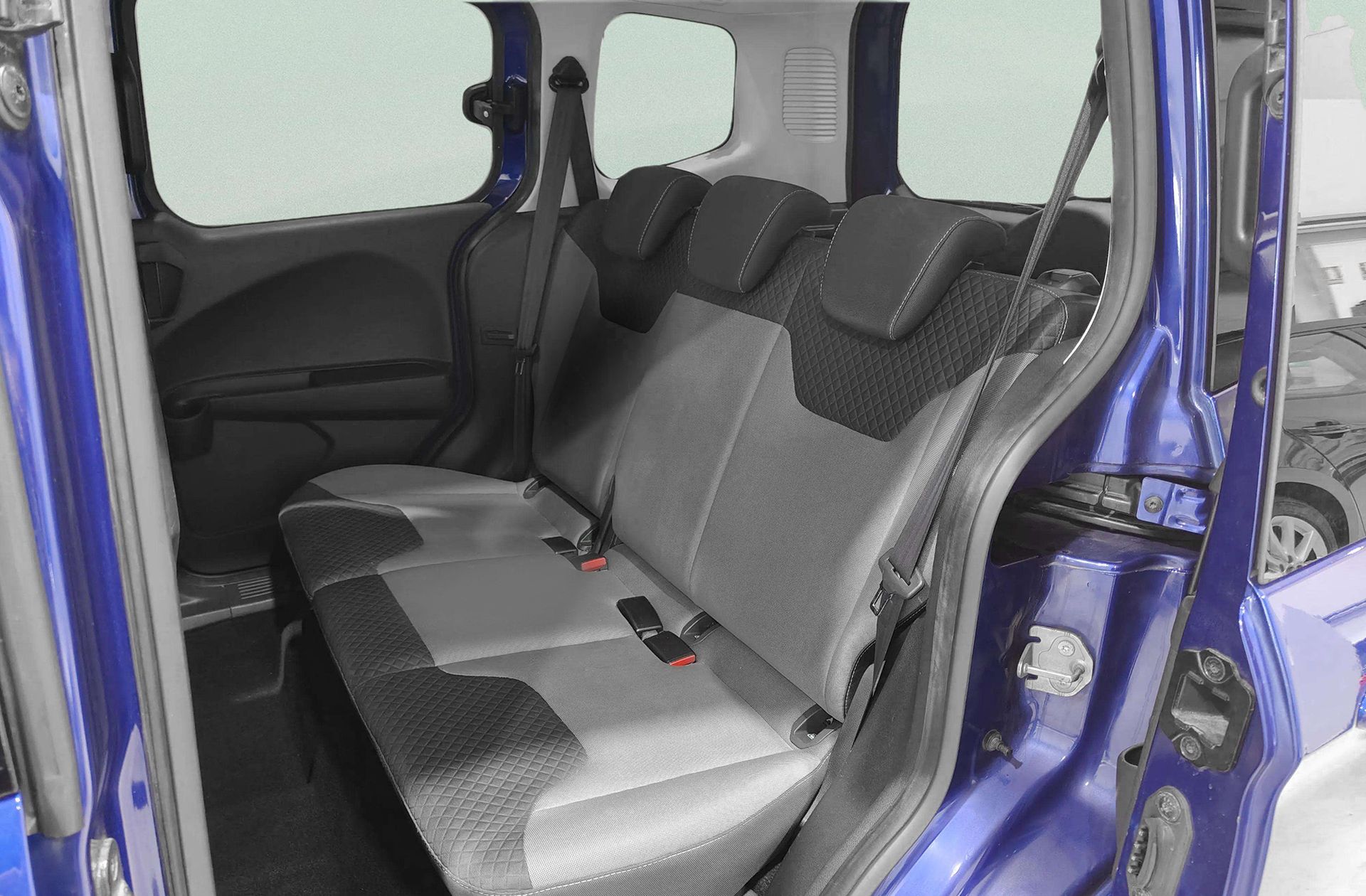 Ford Tourneo Courier 1.5 TDCi Titanium - foto 9