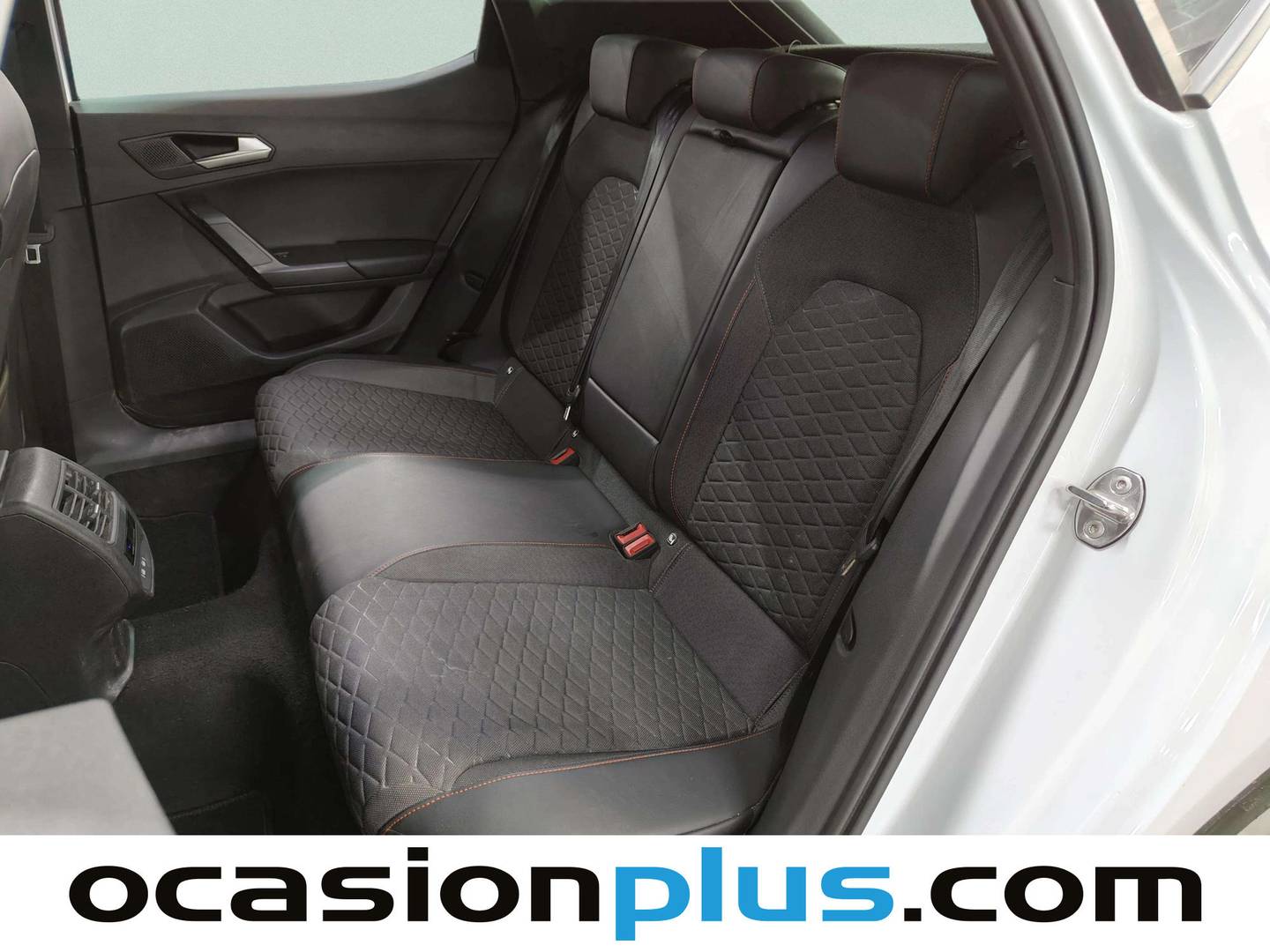 Foto asientos traseros Seat León Seat León 1.5 TSI S&S FR 25 Aniversario (116 CV)