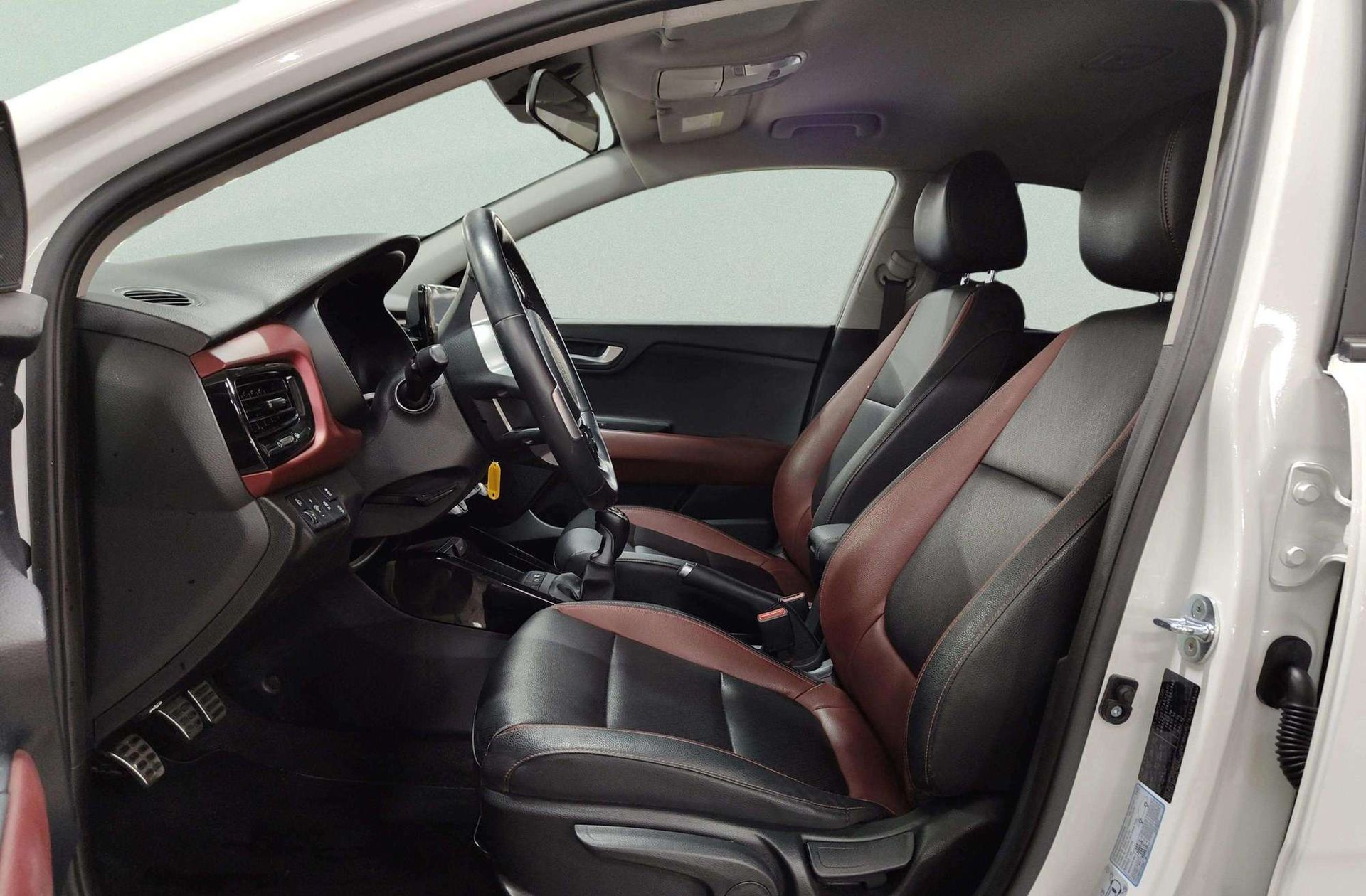 Kia Rio 1.0 T-GDi MHEV iMT Drive Pack Sport - foto 15