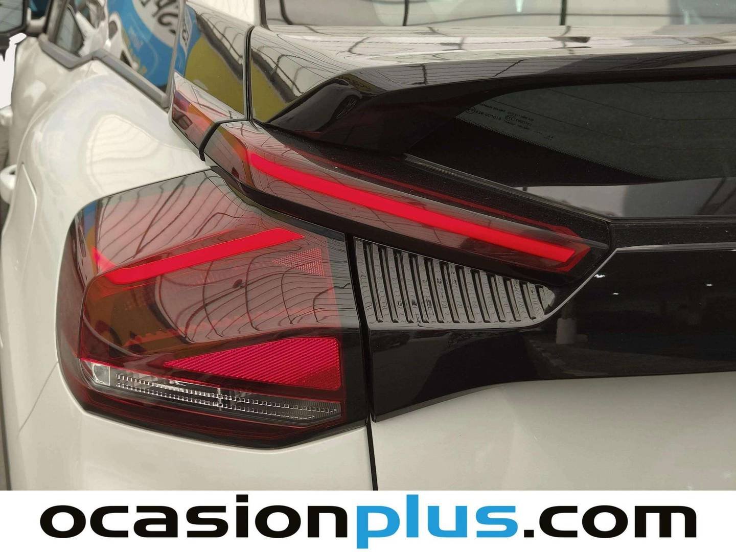 Paquetes del Citroën C4 Citroën C4 BlueHDi 130 S&S Plus EAT8 (131 CV)
