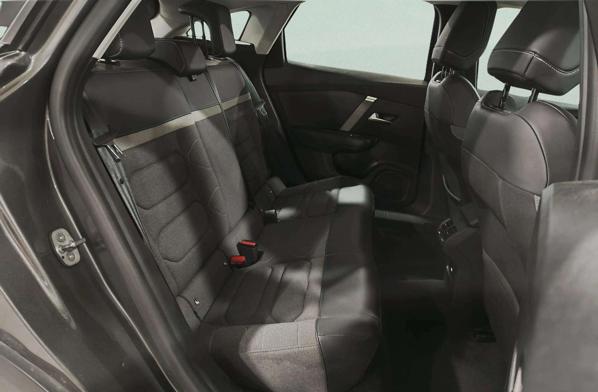 Citroën C4 PureTech 130 Plus EAT8 - foto 18