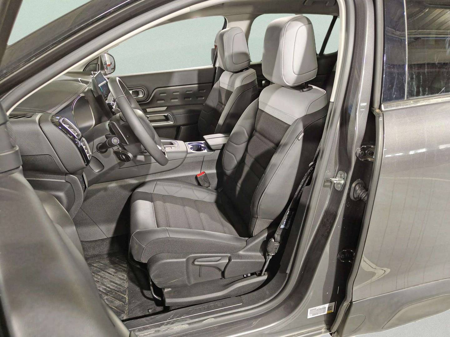 Foto asientos delanteros Citroën C5 Aircross Citroen C5 Aircross Plug-in Hybrid Max e-EAT8 (225 CV)