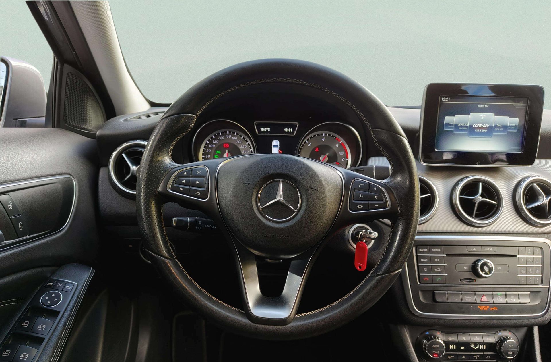 Mercedes-Benz GLA 200 d Urban - foto 24