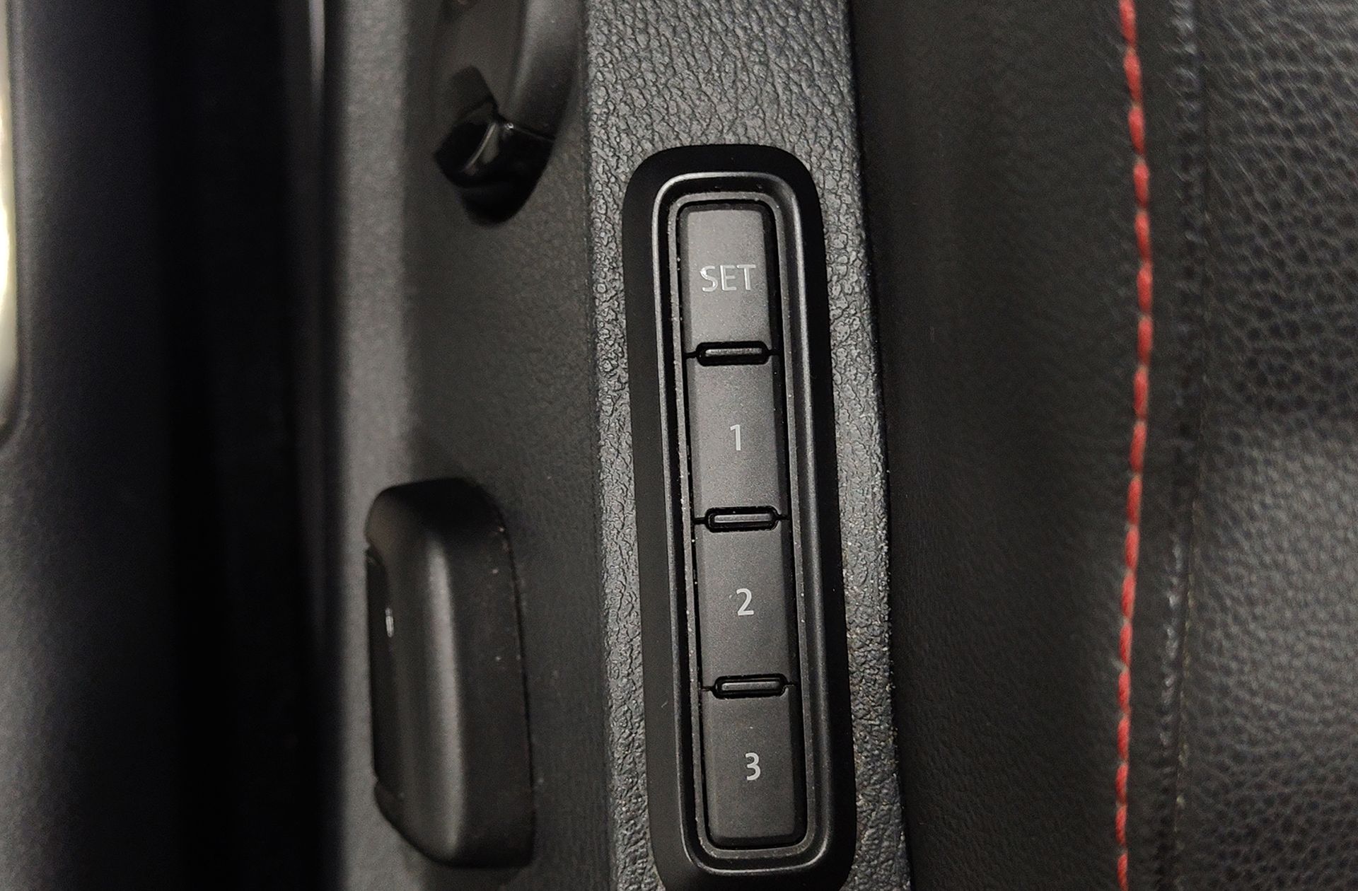 Volkswagen Golf GTI Performance 2.0 TSI DSG - foto 19