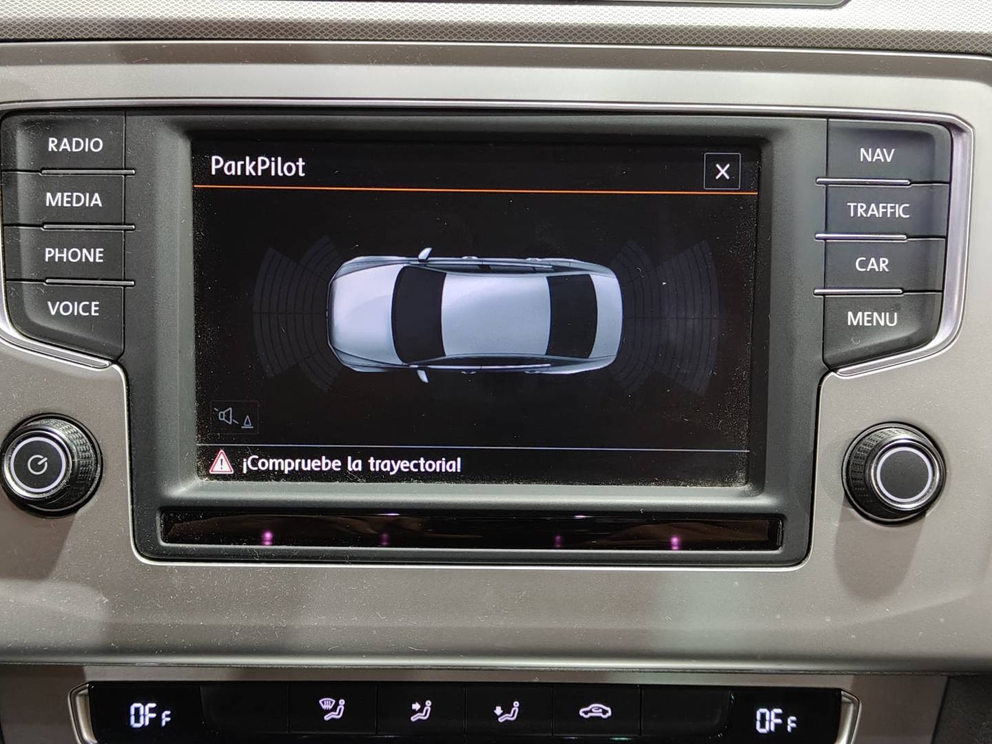 Foto Volkswagen Passat Volkswagen Passat Advance 1.6 TDI BMT (120 CV)