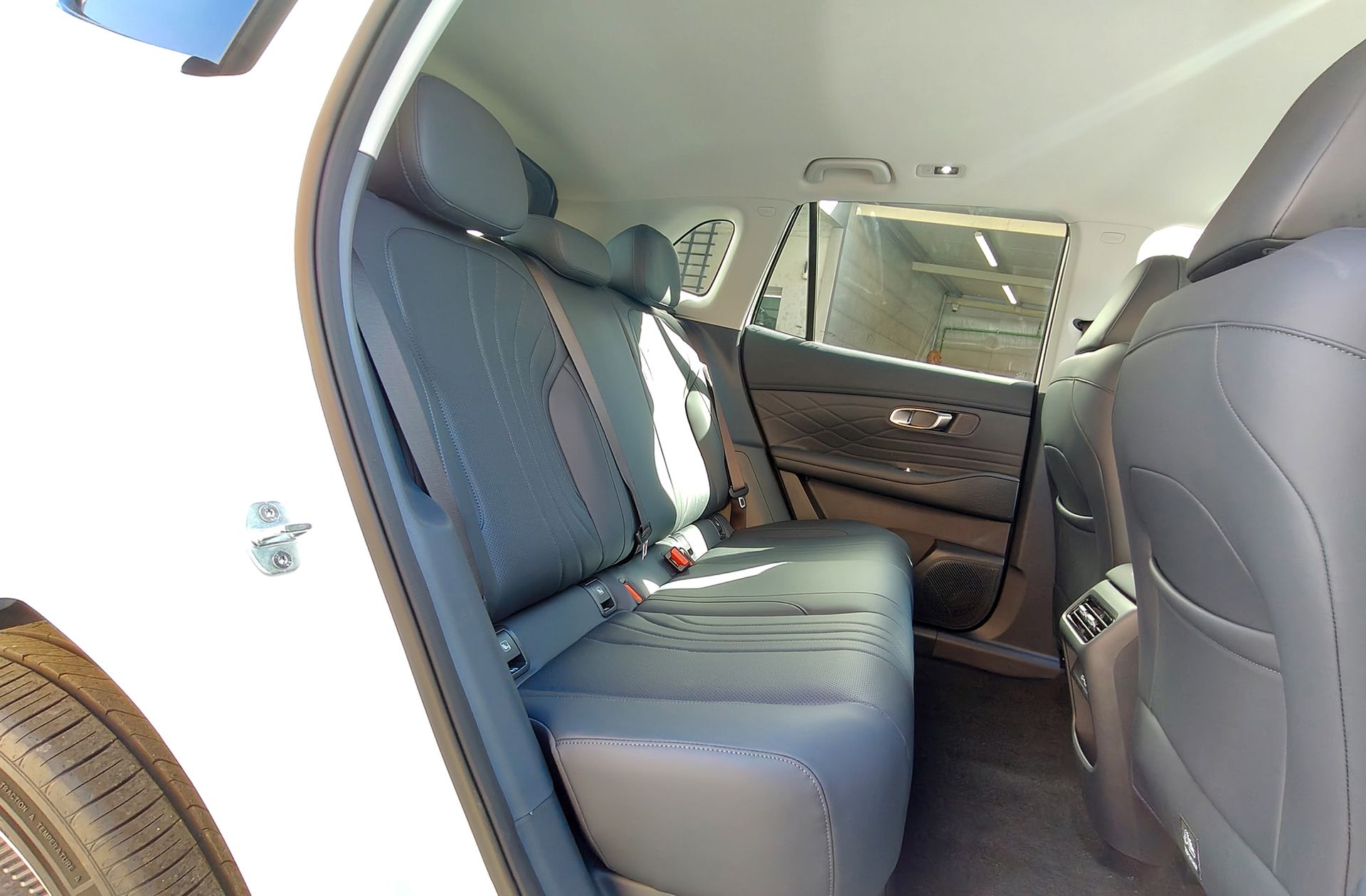 Geely Starray EM-i 1.5 PHEV Pro - foto 19