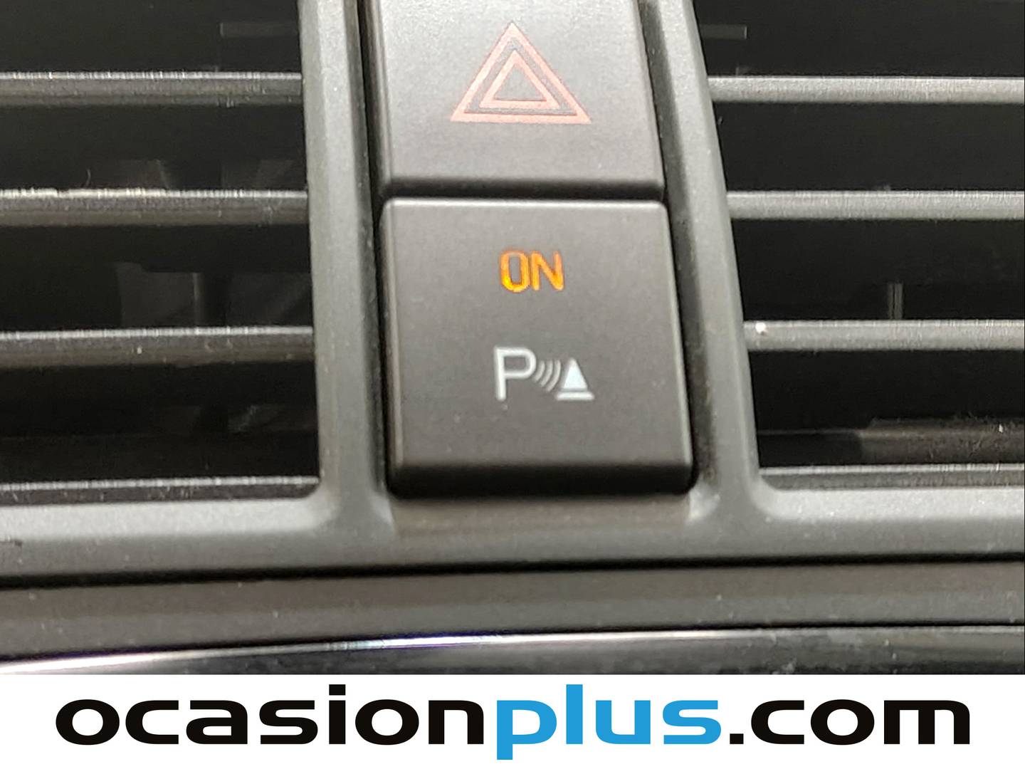 Equipamiento del Ford C-Max Ford C-Max 1.8 Flexifuel Ghia (125 CV)