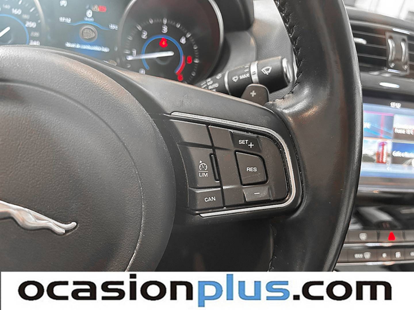 Foto Jaguar XE Jaguar XE 2.0 Diesel Pure RWD Auto (180 CV)