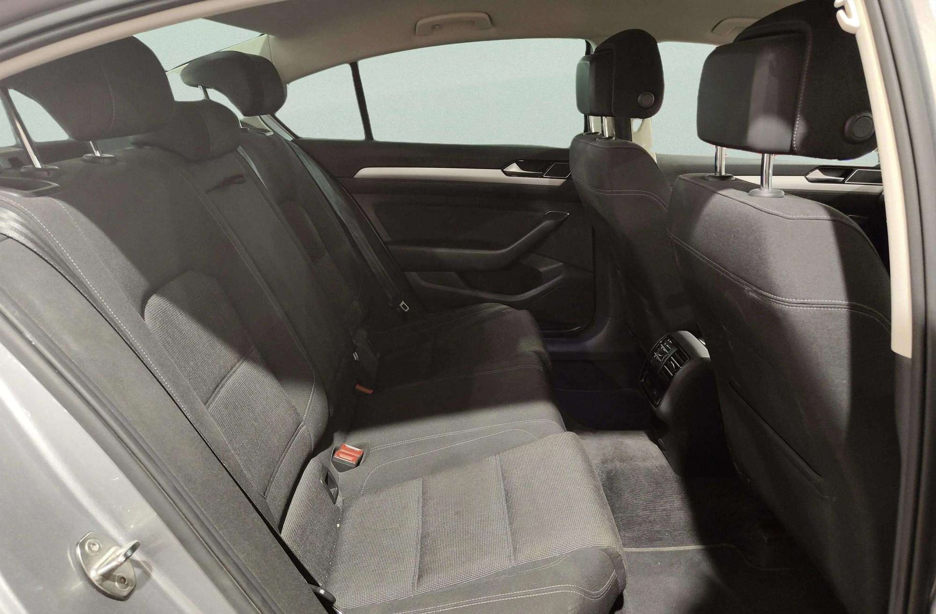Volkswagen Passat Advance 1.6 TDI DSG - foto 19