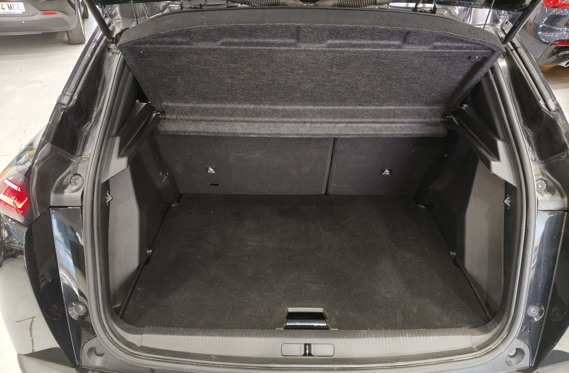 Peugeot 2008 Allure Hybrid eDCS6 - foto 18