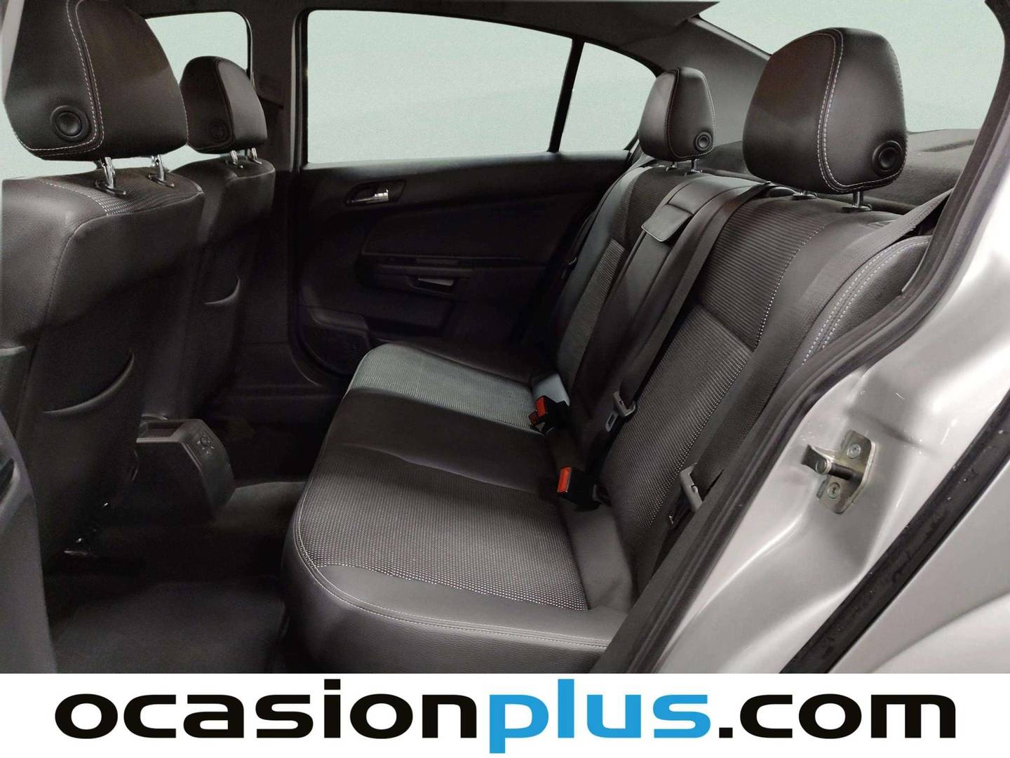Foto asientos traseros Opel Astra Opel Astra 1.7 CDTI Sedan Edition (100 CV)