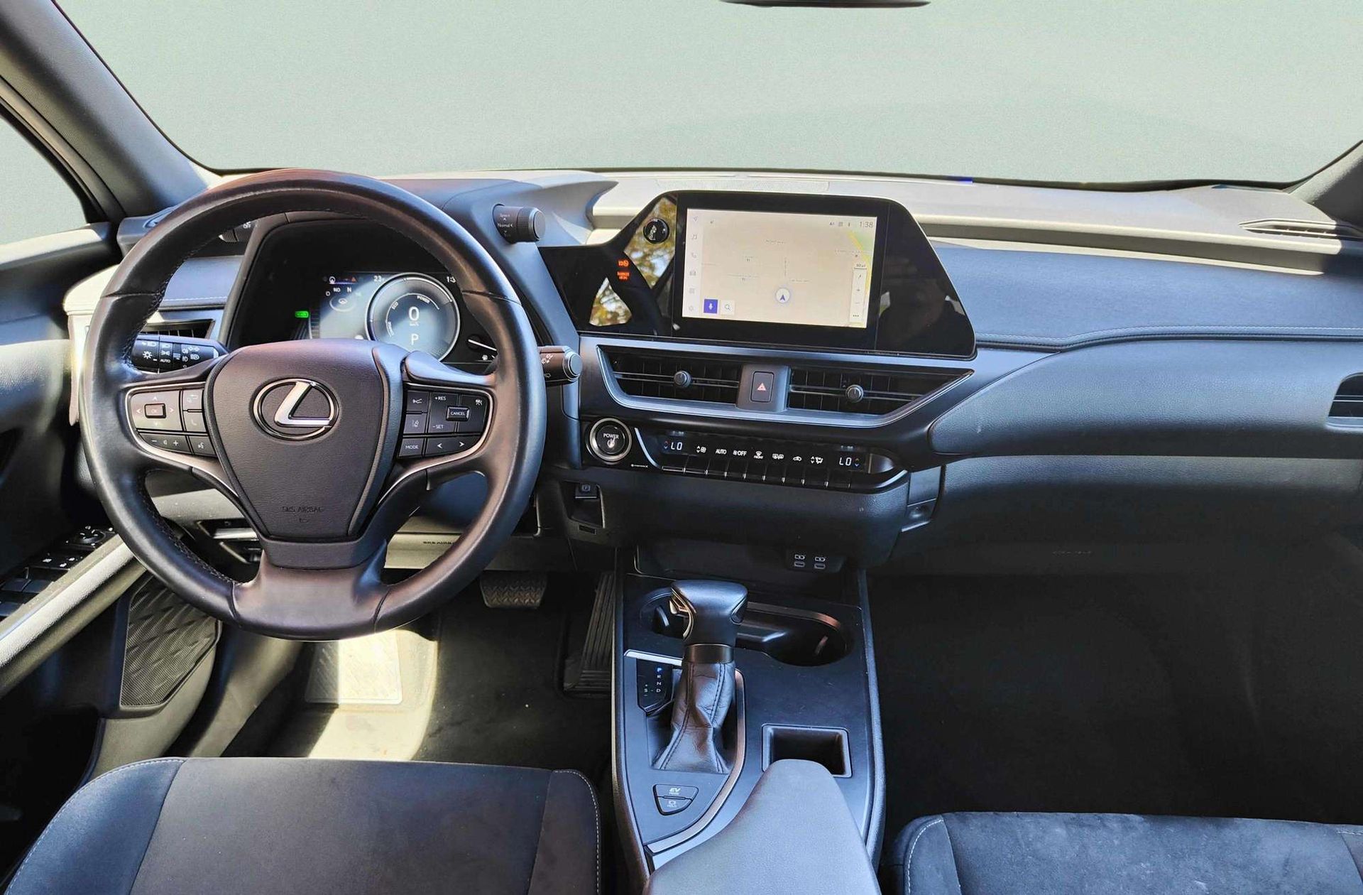 Lexus UX 250h Premium - foto 6
