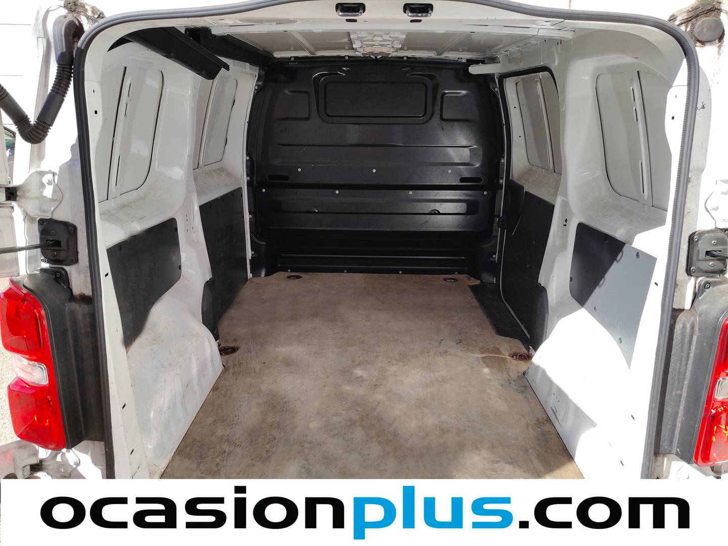 Foto asientos traseros Peugeot Expert Peugeot Expert Furgon BlueHDi 120 S&S Pro Standard (120 CV)