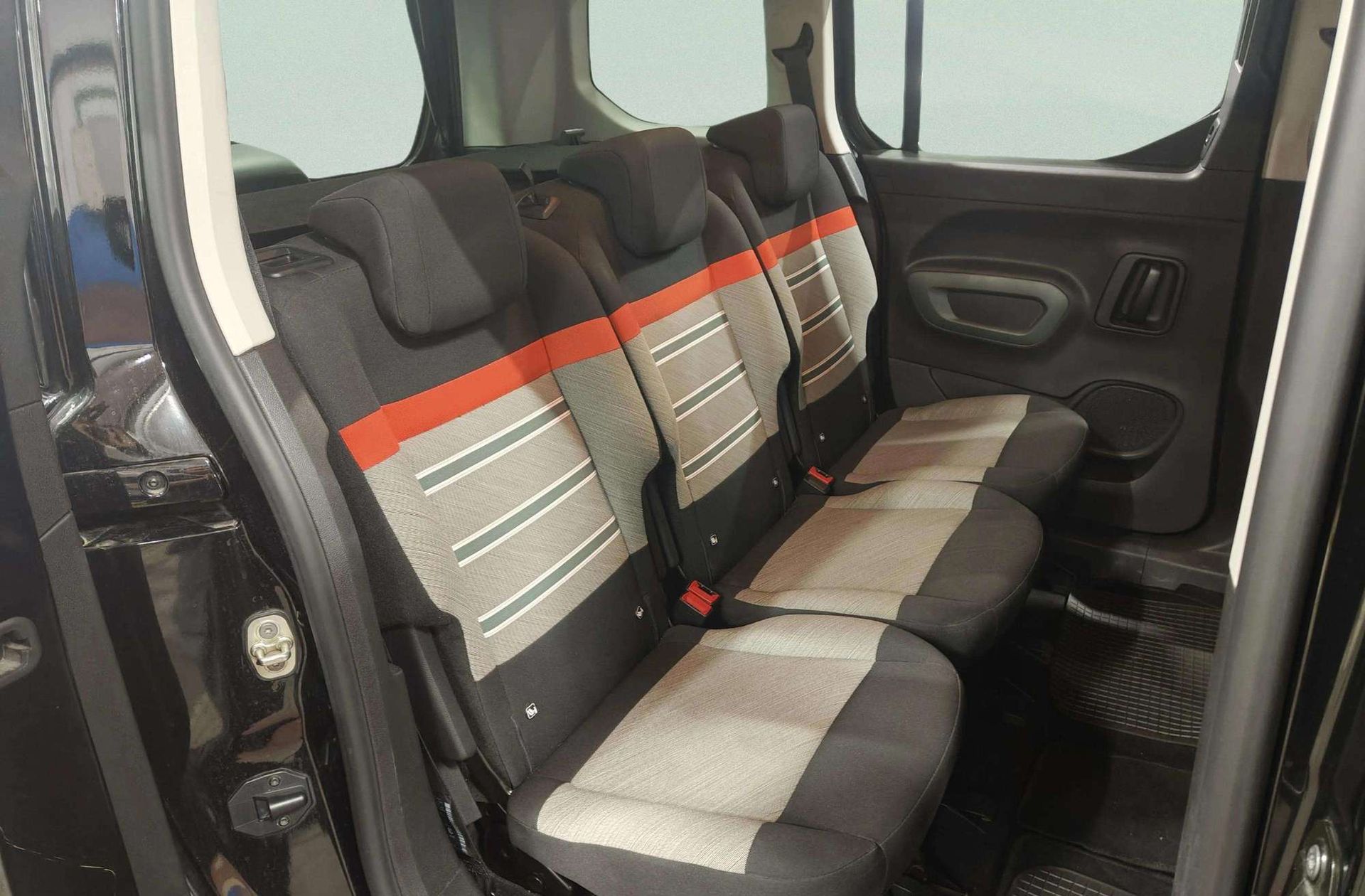 Citroën Berlingo BlueHDi 100 Talla M Shine - foto 16